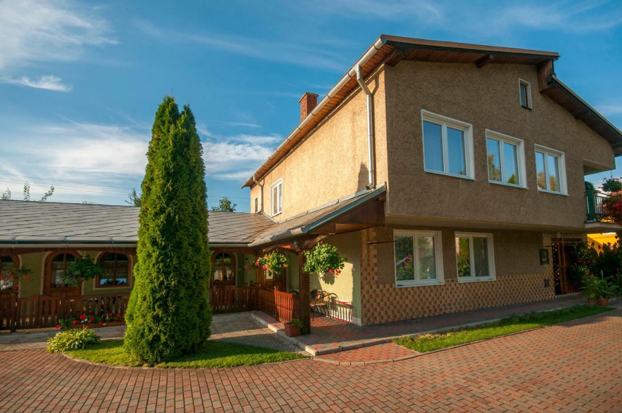 Apartman Pri Zamocku Бешеньова Екстер'єр фото