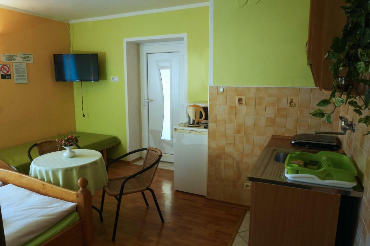 Apartman Pri Zamocku Бешеньова Екстер'єр фото
