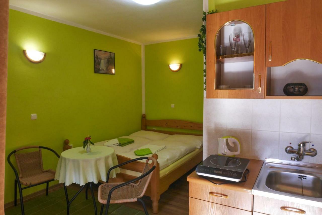 Apartman Pri Zamocku Бешеньова Екстер'єр фото