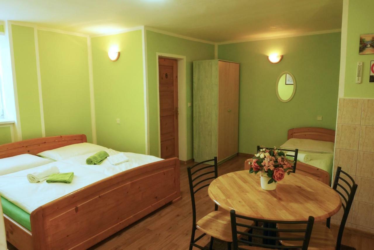Apartman Pri Zamocku Бешеньова Екстер'єр фото