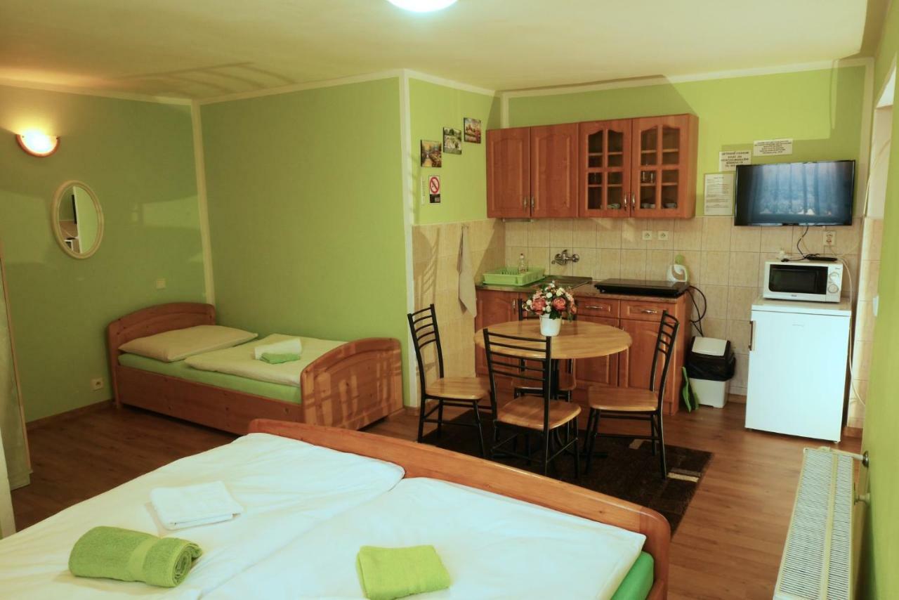 Apartman Pri Zamocku Бешеньова Екстер'єр фото